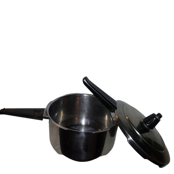 wmf Perfect Pressure Cooker 5 Quart Made In Germany. (0706) - Picture 2 of 3